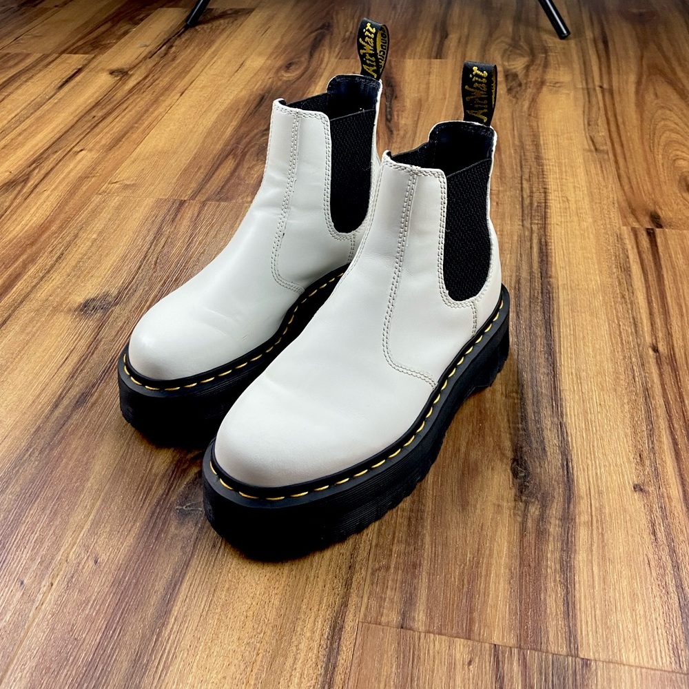 Dr. Martens 2976 Quad Chelsea Boots | size 6